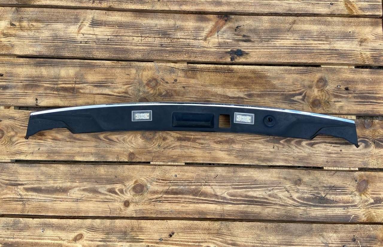 подсветка номера BMW 7 серия F01/F02 F01 2012, 4.4 л., N63 B44 A, бензин, АКПП, седан, 51137200035, 7200035