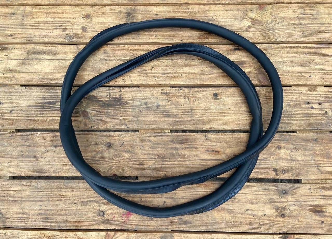 уплотнитель двери BMW 7 серия F01/F02 F01 2012, 4.4 л., N63 B44 A, бензин, АКПП, седан, 7178029