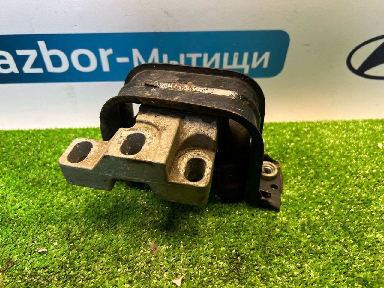 подушка крепления двигателя Chrysler Sebring 1 поколение FJ 1998, 2.4 л., EDZ, бензин, АКПП, седан, 4573775 - фото №1