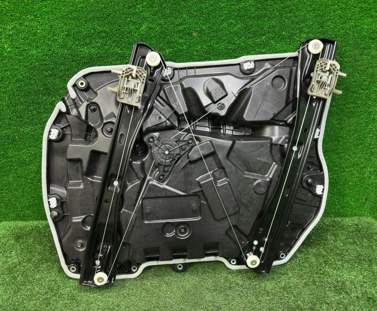 стеклоподъемник передний левый BMW X5 G05 [рестайлинг] G05 2023, 3.0 л., B58B30P, бензин, АКПП, brooklyn grau metallic (c4p), внедорожник 5 дв., полный привод, 9450783, 9450783