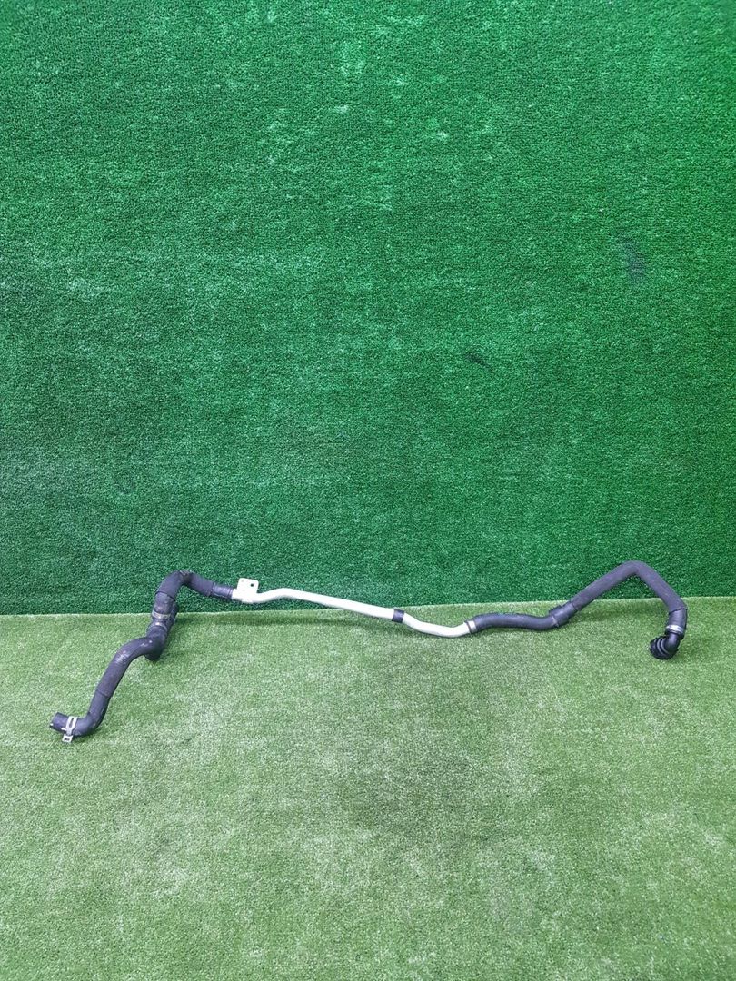 патрубок радиатора BMW X7 G07 [рестайлинг] G07 2025, 3.0 л., B57 D30 B, дизель, АКПП, 475, внедорожник 5 дв., полный привод, правый руль, 6821650, 64216821650
