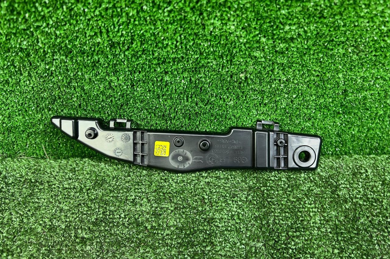 крепление ( кронштейн ) крыла BMW XM G09 2023, 4.4 л., S68B44A, бензин, АКПП, dravitgrau metallic (c36), внедорожник 5 дв., полный привод, 9451663, 51119451663