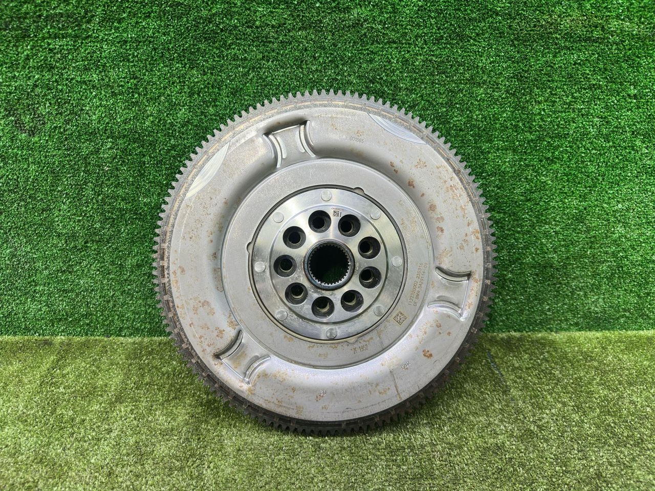 маховик BMW XM G09 2023, 4.4 л., S68B44A, бензин, АКПП, dravitgrau metallic (c36), внедорожник 5 дв., полный привод, 5A29114, 5A29114