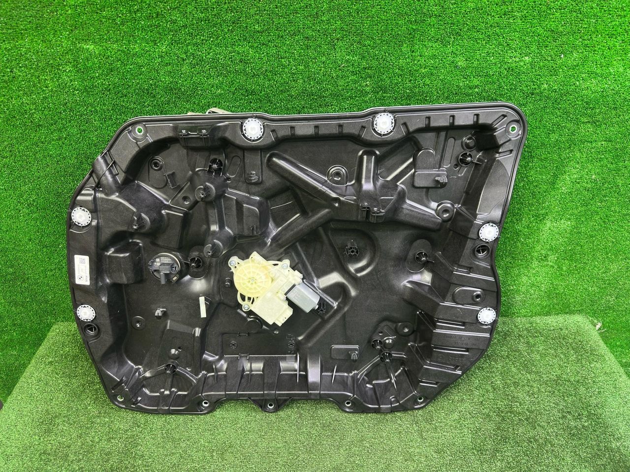 стеклоподъемник передний правый BMW X6 G06 [рестайлинг] G06 2023, 3.0 л., B57 D30 B, дизель, АКПП, mineralweiß metallic (a96), внедорожник 5 дв., полный привод, 5A3EB44, 5A3EB44