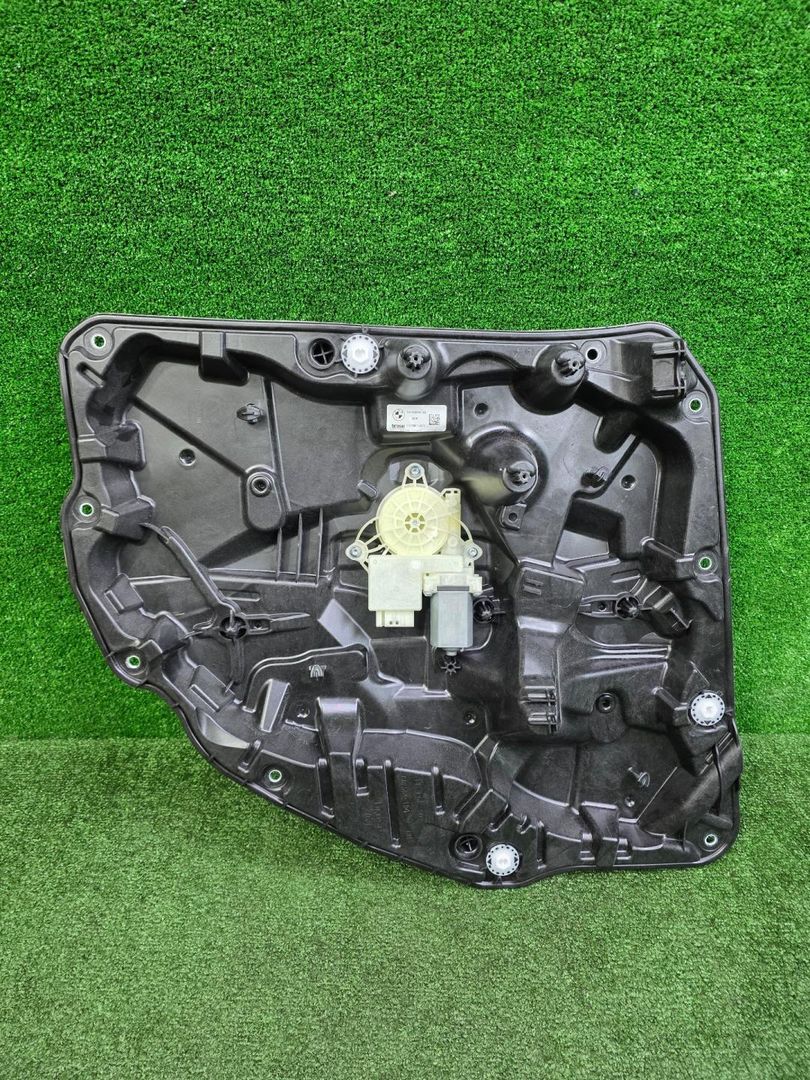 стеклоподъемник задний правый BMW X6 G06 [рестайлинг] G06 2023, 3.0 л., B57 D30 B, дизель, АКПП, mineralweiß metallic (a96), внедорожник 5 дв., полный привод, 5A3EB46, 5A3EB46