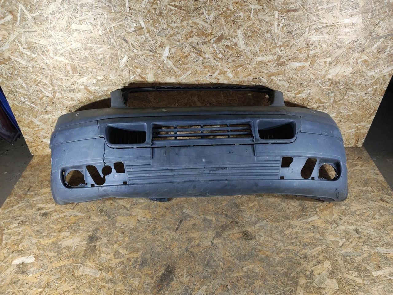 бампер передний Volkswagen Transporter T5 2005, 1.9 л., AXC, дизель, МКПП, микроавтобус, 7H0807101D - фото №1