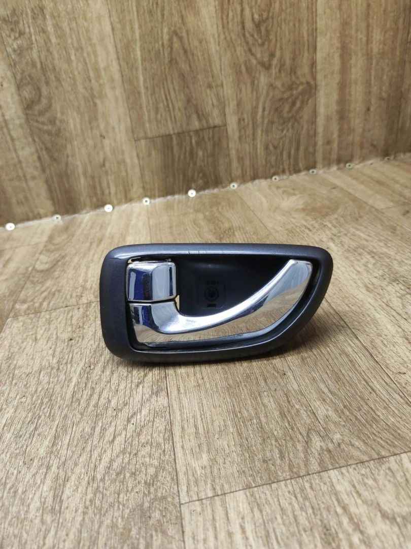 ручка внутренняя задняя левая Hyundai Terracan 1 поколение 2004, 2.9 л., дизель, АКПП, внедорожник 5 дв. - фото №1