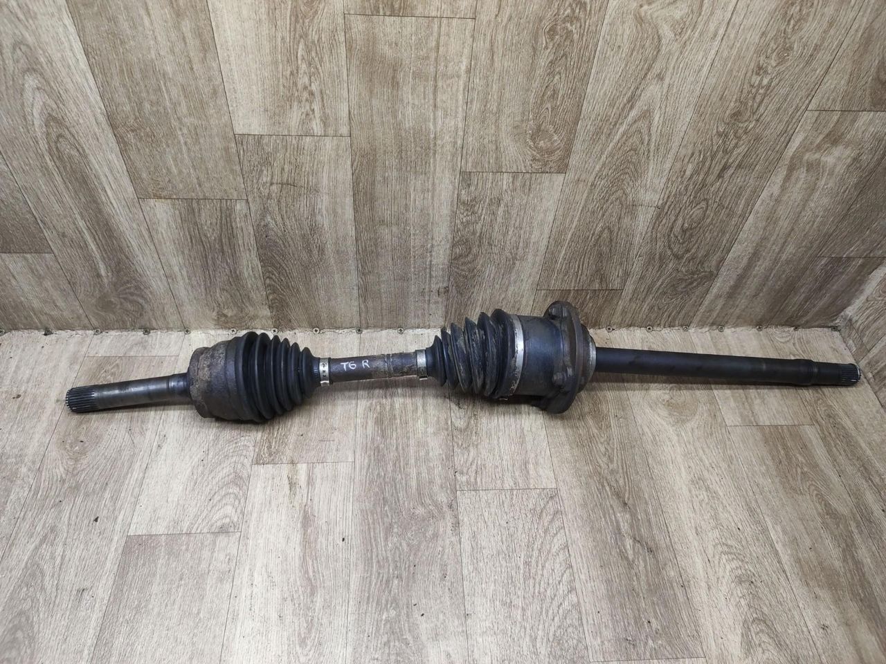 полуось передняя правая (приводной вал, ШРУС) Hyundai Terracan 1 поколение 2004, 2.9 л., дизель, АКПП, внедорожник 5 дв. - фото №1