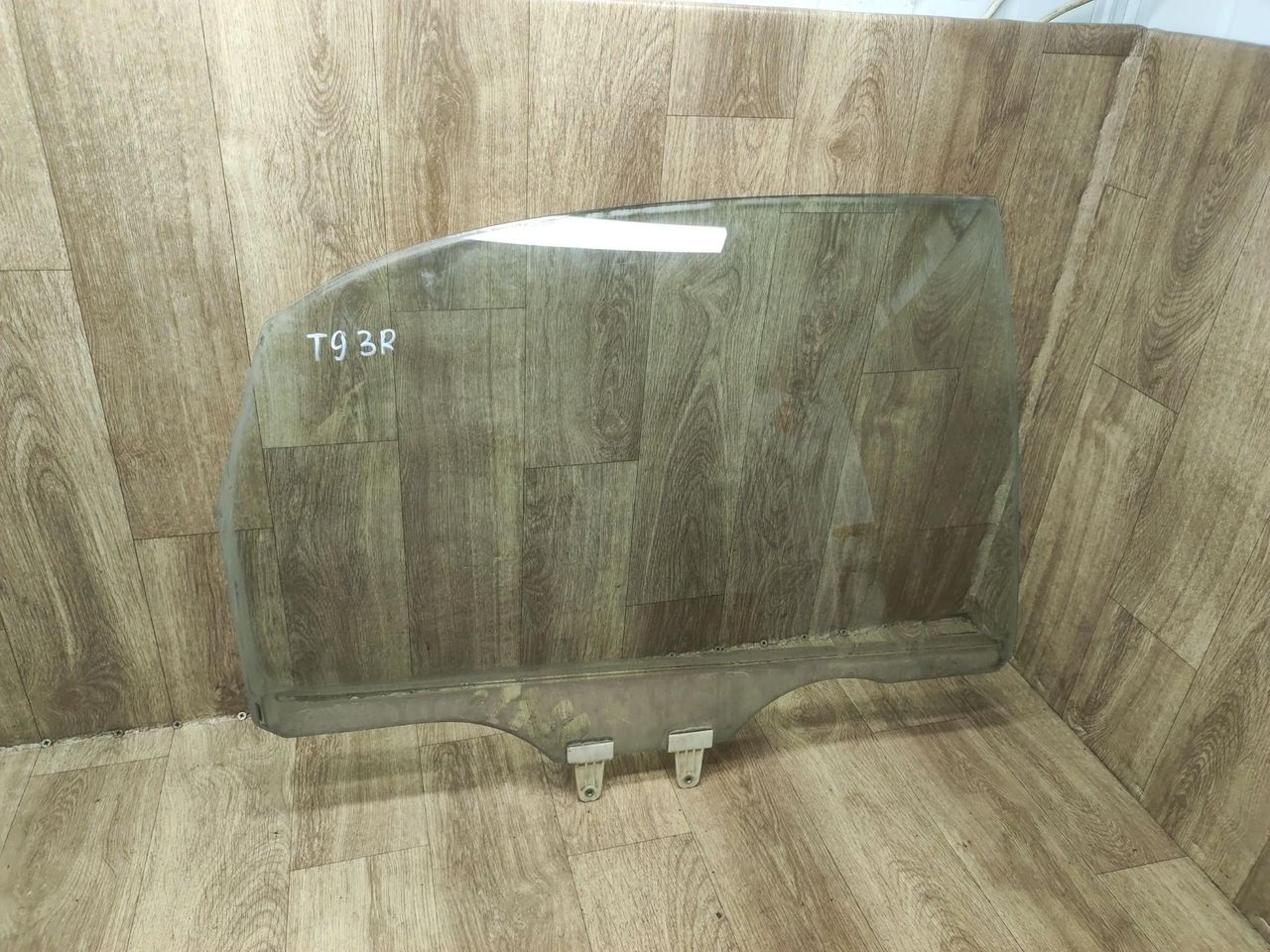 стекло двери задней правой Suzuki Liana 1 поколение 2002, 1.6 л., M16A, бензин, АКПП, седан - фото №1