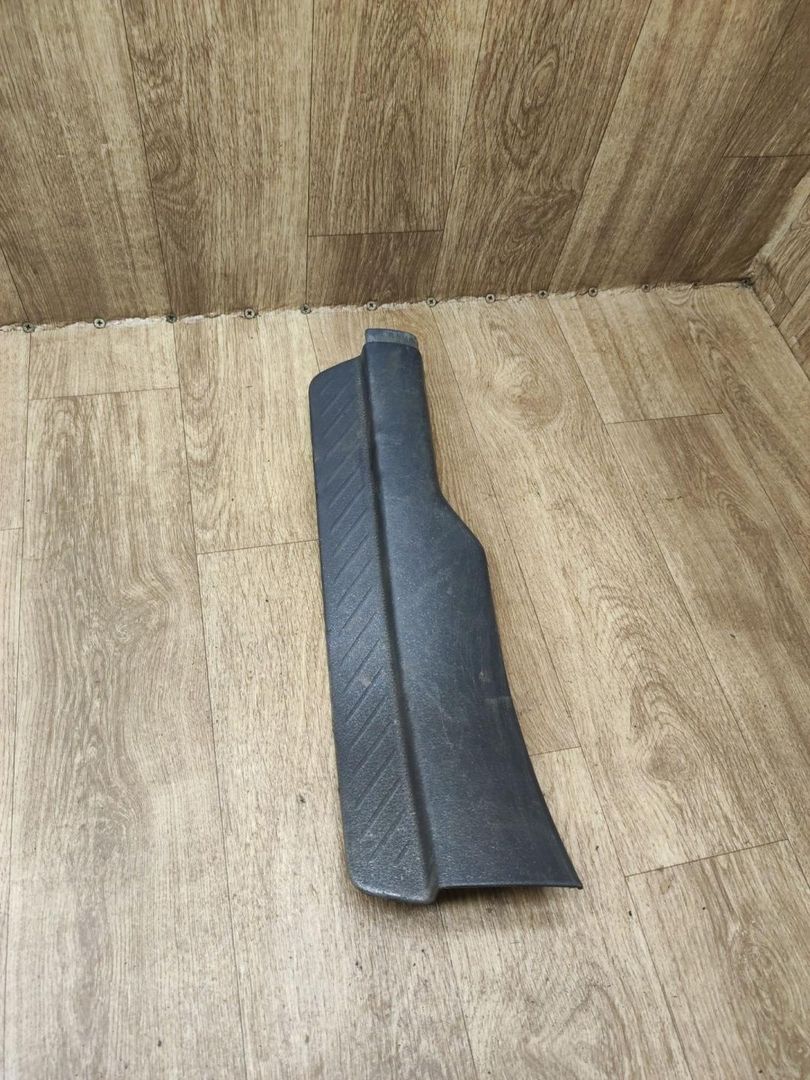 накладка на порог внутренняя Suzuki Liana 1 поколение 2002, 1.6 л., M16A, бензин, АКПП, седан - фото №1