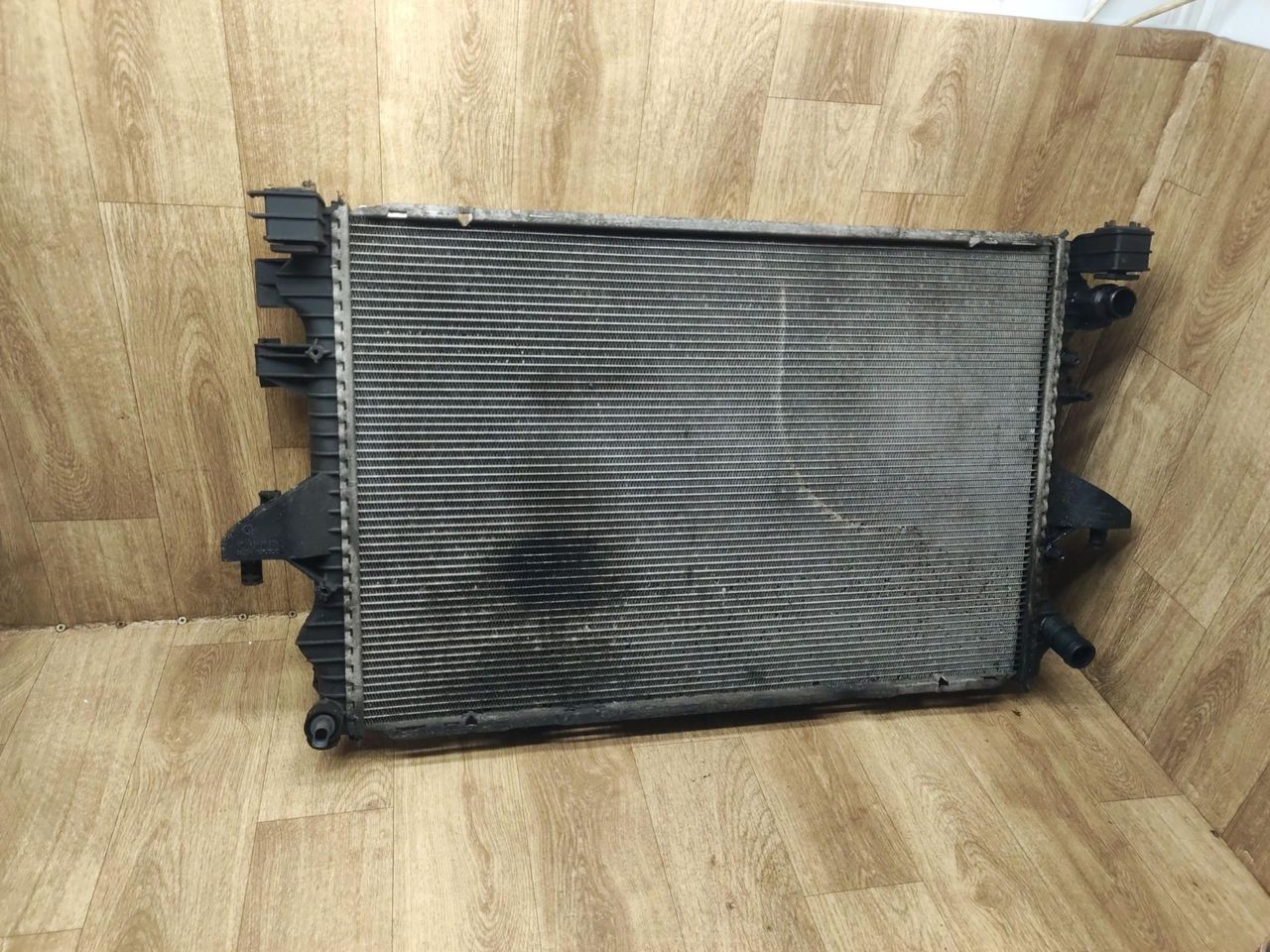 радиатор (основной) Volkswagen Transporter T5 2006, 2.5 л., AXD, дизель, МКПП, микроавтобус, 7H0121253J - фото №1