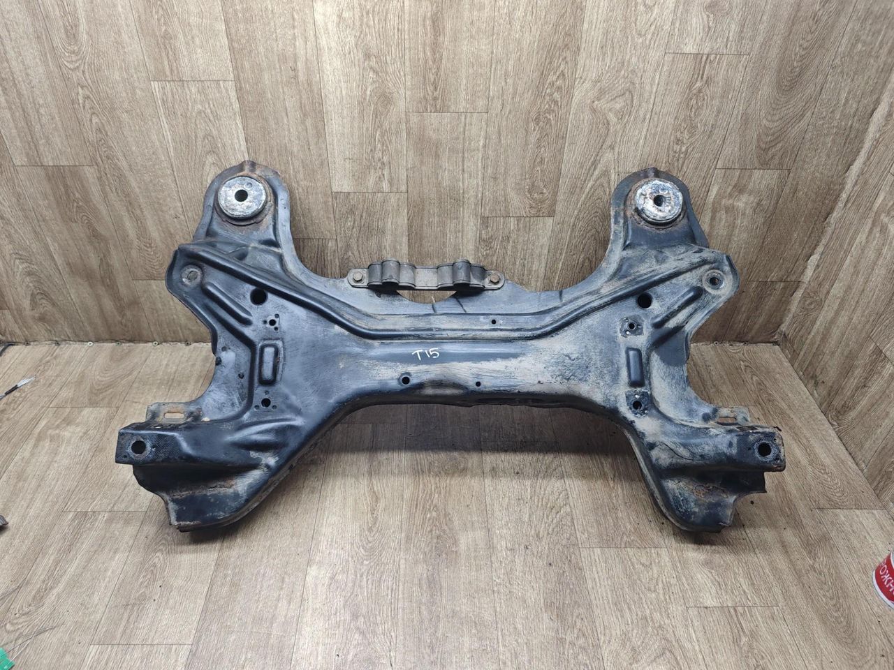 балка подвески передняя (подрамник) Volkswagen Jetta 4 поколение 2003, 2.0 л., BEV, бензин, МКПП, седан - фото №1
