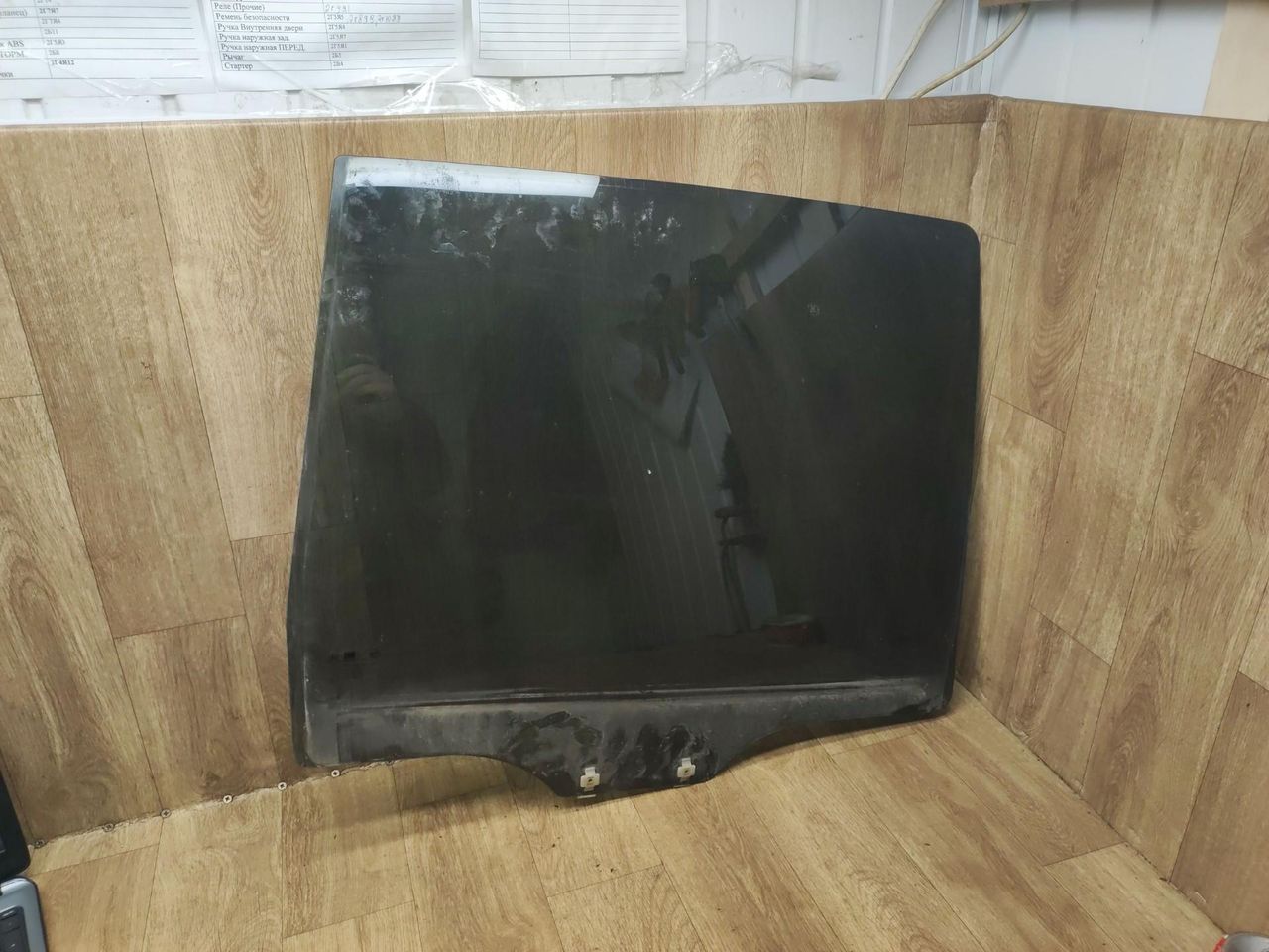 стекло двери задней правой Hyundai Matrix 1 поколение 2002, 1.8 л., G4GB-G, бензин, МКПП, минивэн - фото №1