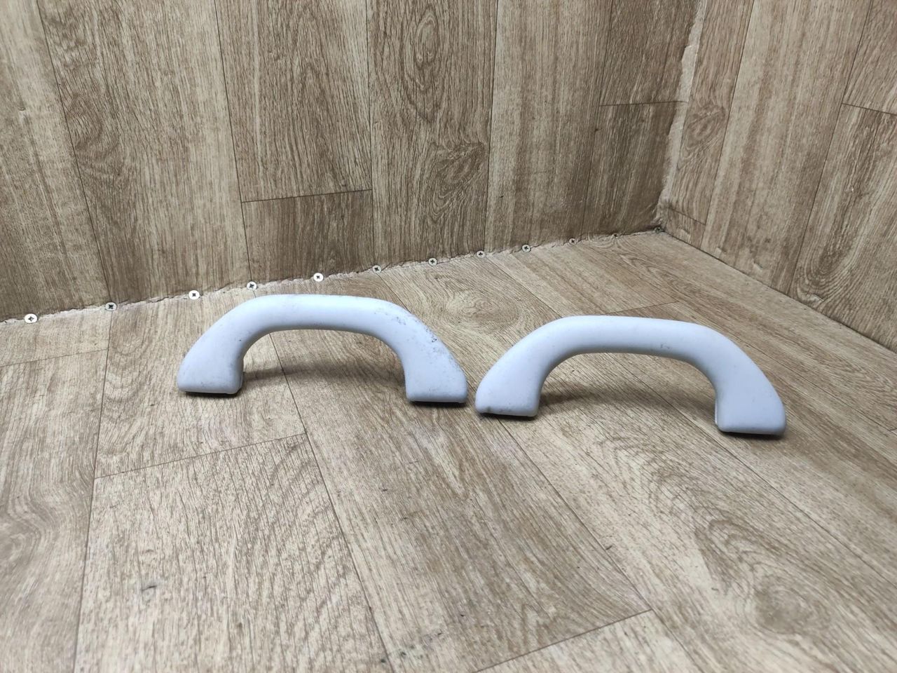 ручка внутренняя потолочная Volkswagen Jetta 4 поколение 2003, 2.0 л., BEV, бензин, МКПП, седан - фото №1