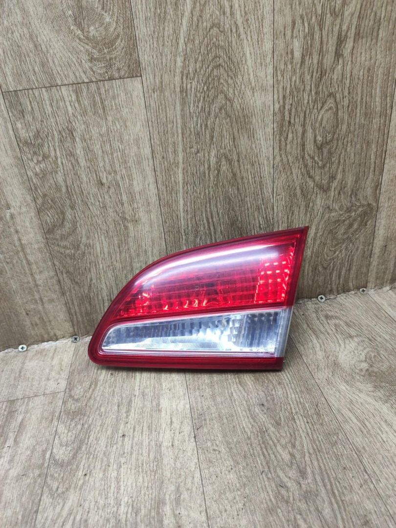 фонарь крышки багажника правый Nissan Almera G15 2015, 1.6 л., K4M, бензин, МКПП, седан, 265504AA1A, 4AA1A-3716110 - фото №1