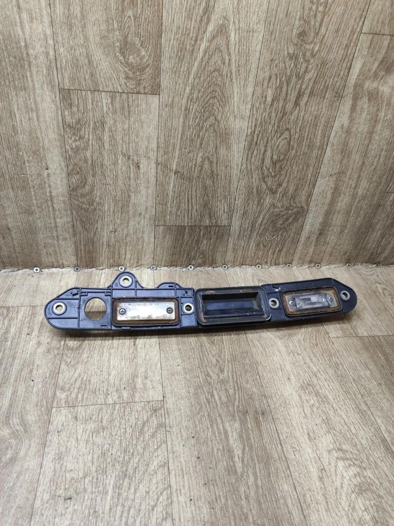 ручка открывания багажника Volkswagen Touran 1 поколение 2004, 2.0 л., BMM, дизель, МКПП, минивэн - фото №1