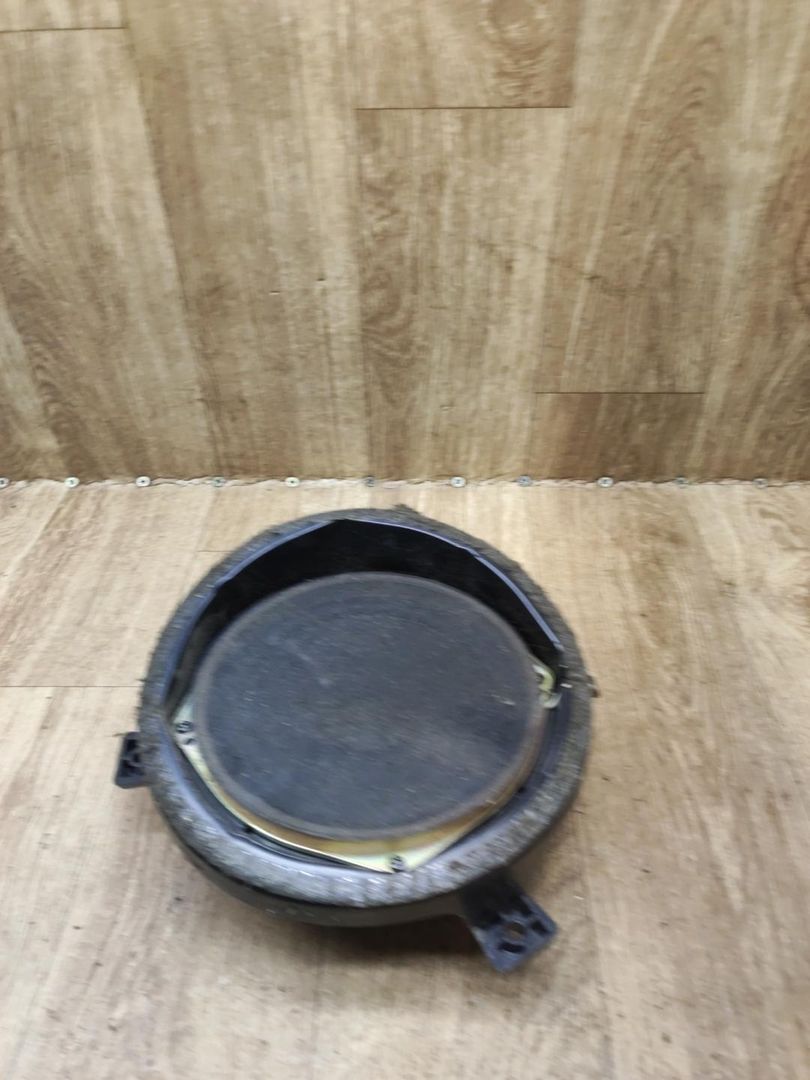 динамик двери Mercedes-Benz M-Класс W163 2001, 3.2 л., M 112.942, бензин, АКПП, внедорожник 5 дв., A1638200102 - фото №1