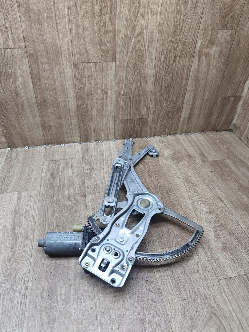 стеклоподъемник электрический передний левый Mercedes-Benz M-Класс W163 2001, 3.2 л., M 112.942, бензин, АКПП, внедорожник 5 дв. - фото №1