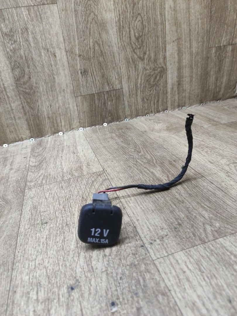 прикуриватель Mercedes-Benz M-Класс W163 2001, 3.2 л., M 112.942, бензин, АКПП, внедорожник 5 дв. - фото №1