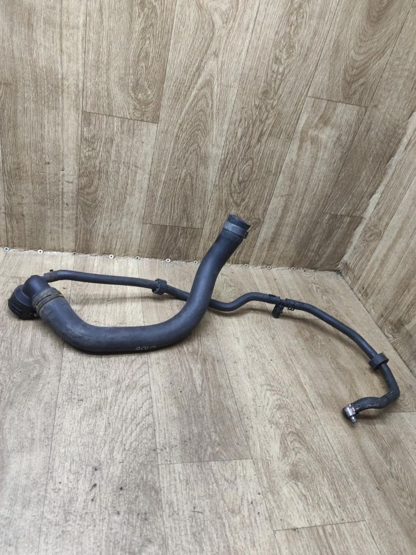 патрубок радиатора Volkswagen Touran 1 поколение 2004, 2.0 л., BMM, дизель, МКПП, минивэн - фото №1