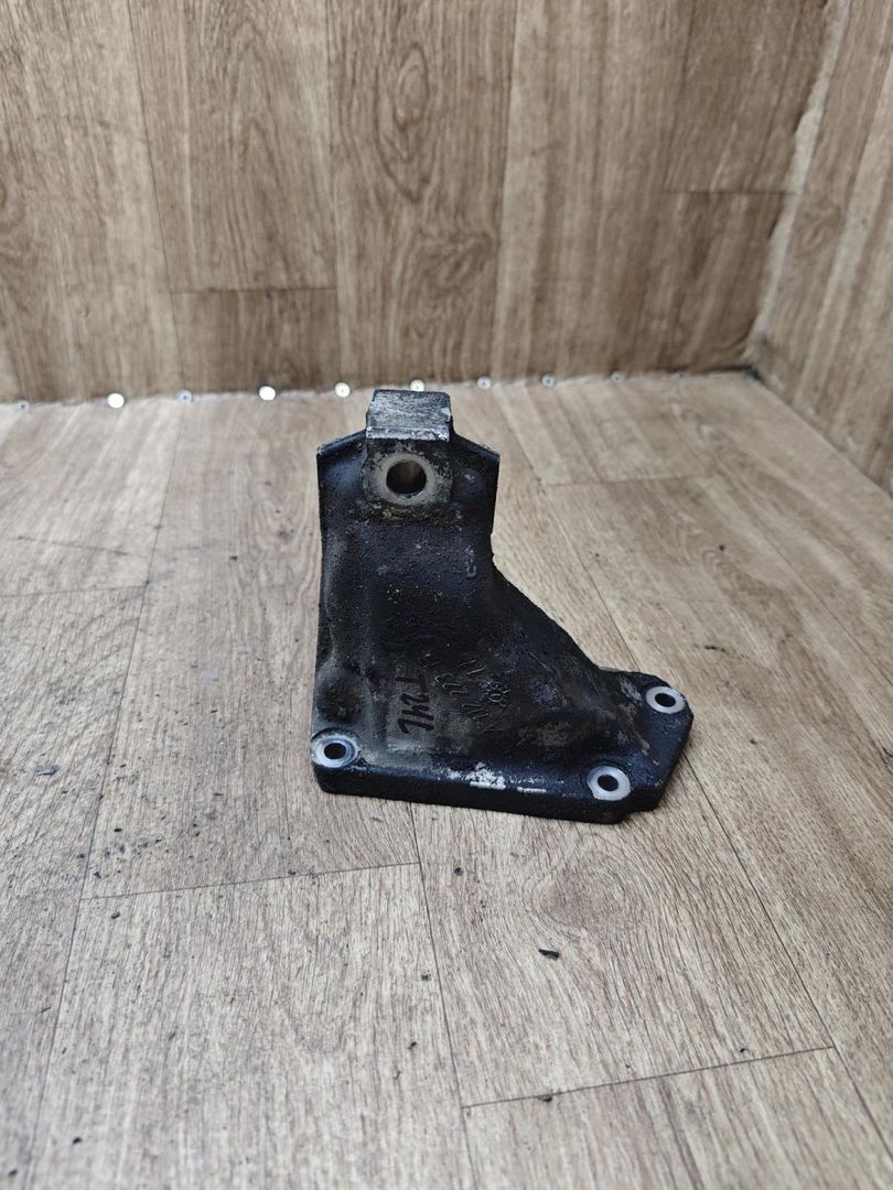 кронштейн двигателя Mercedes-Benz M-Класс W163 2001, 3.2 л., M 112.942, бензин, АКПП, внедорожник 5 дв., A1122231304 - фото №1