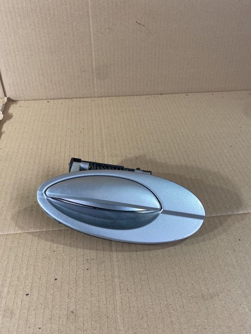 ручка наружная задняя правая Citroen C5 1 поколение 2001, 2.0 л., дизель, МКПП, лифтбэк - фото №1