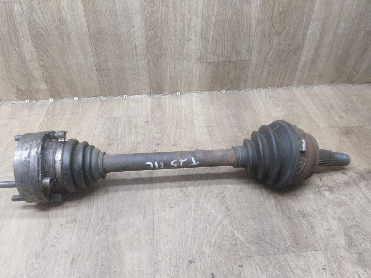 полуось передняя левая (приводной вал, ШРУС) Alfa Romeo 166 1 поколение 1999, 2.0 л., Ti, бензин, МКПП, седан - фото №1