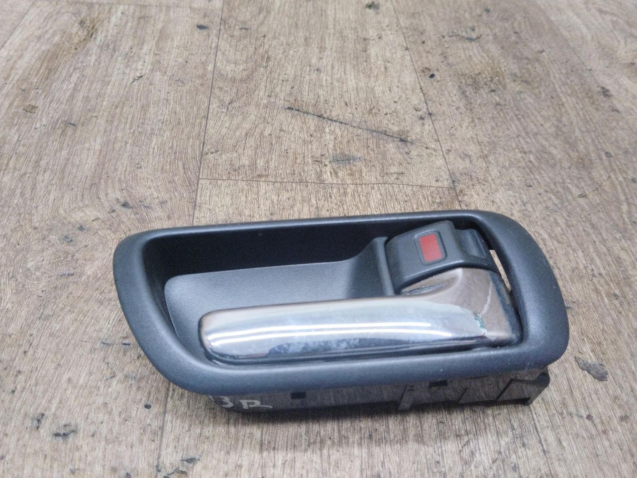 ручка внутренняя задняя правая Toyota Corolla Verso 2 поколение AR10 2007, 2.2 л., дизель, МКПП, 69205-0F01 - фото №1