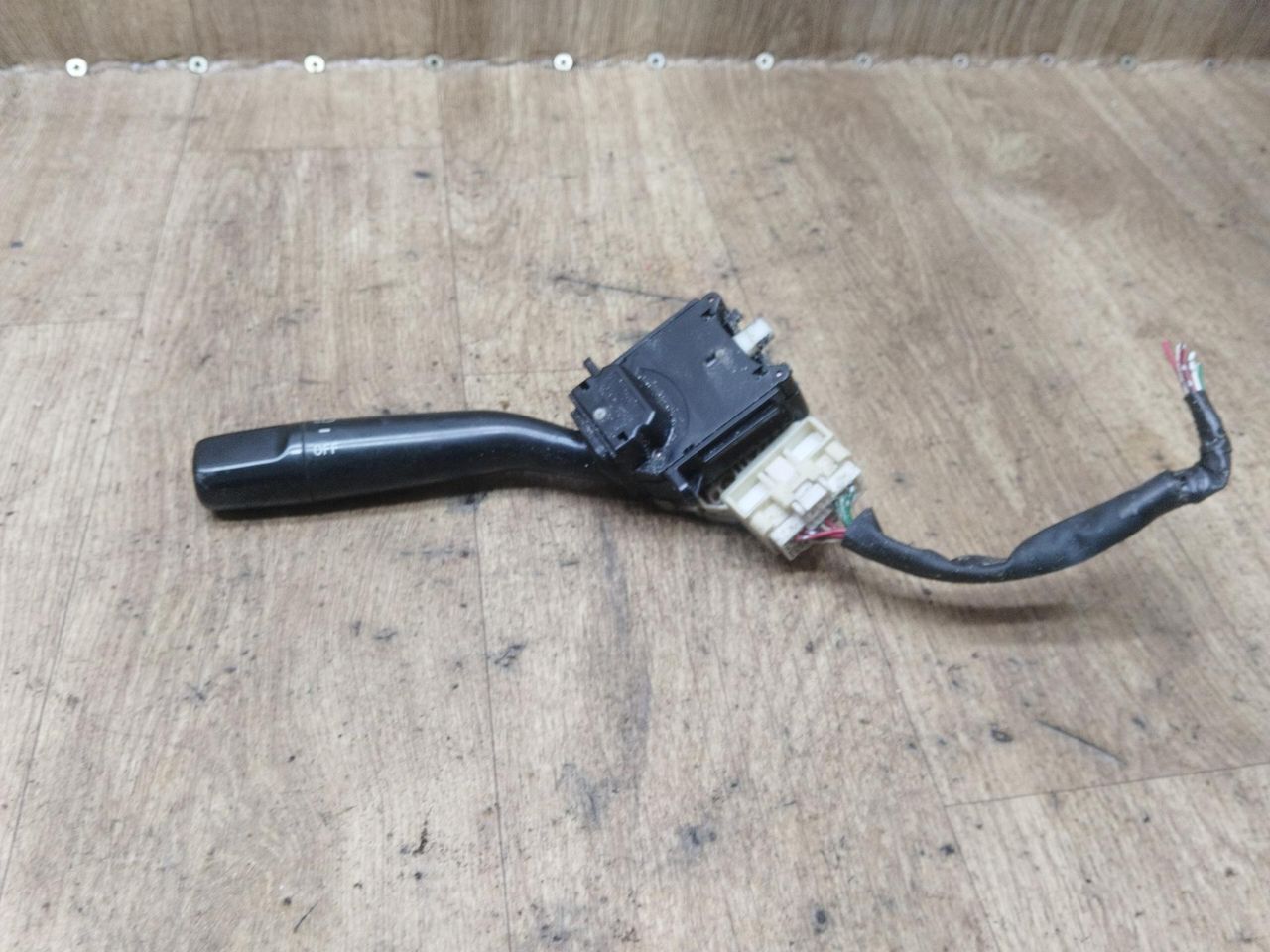 переключатель поворотов Toyota Carina E 1 поколение T190 1995, 1.8 л., 7A-FE, бензин, МКПП, седан - фото №1