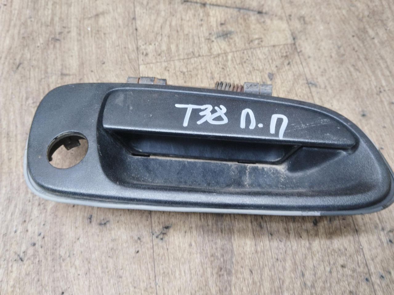 ручка наружная Toyota Carina E 1 поколение T190 1995, 1.8 л., 7A-FE, бензин, МКПП, седан - фото №1