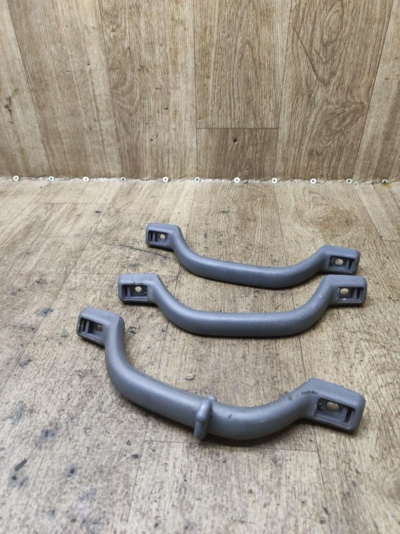 ручка внутренняя потолочная Toyota Carina E 1 поколение T190 1995, 1.8 л., 7A-FE, бензин, МКПП, седан - фото №1