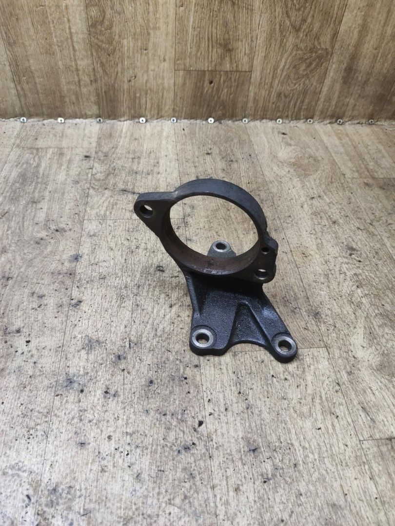 кронштейн полуоси Toyota Corolla Verso 2 поколение AR10 2007, 2.2 л., дизель, МКПП, 43457-05050 - фото №1