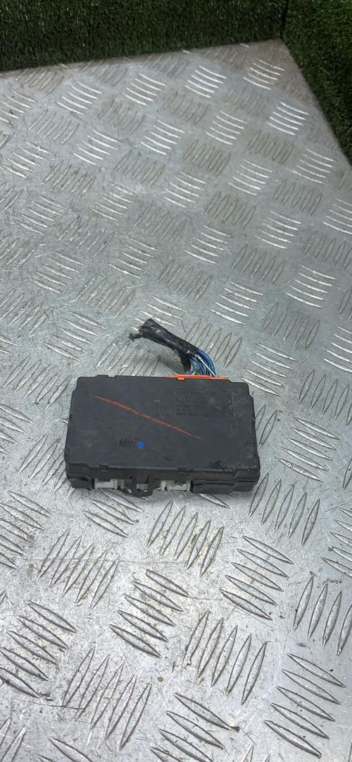 блок управления (другие) Toyota Avensis 1 поколение (T220) 1999, 2.0 л., 2C, дизель, МКПП, хетчбэк 5 дв., 8264105010, 05810520 - фото №1