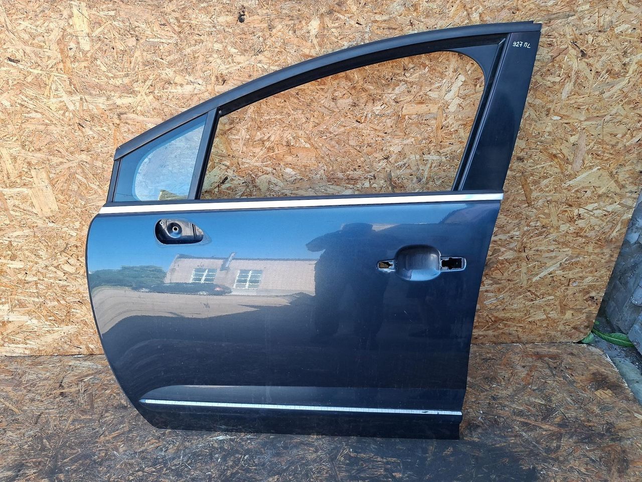 дверь передняя левая Peugeot 5008 1 поколение 2011, 1.6 л., бензин, МКПП, минивэн - фото №1