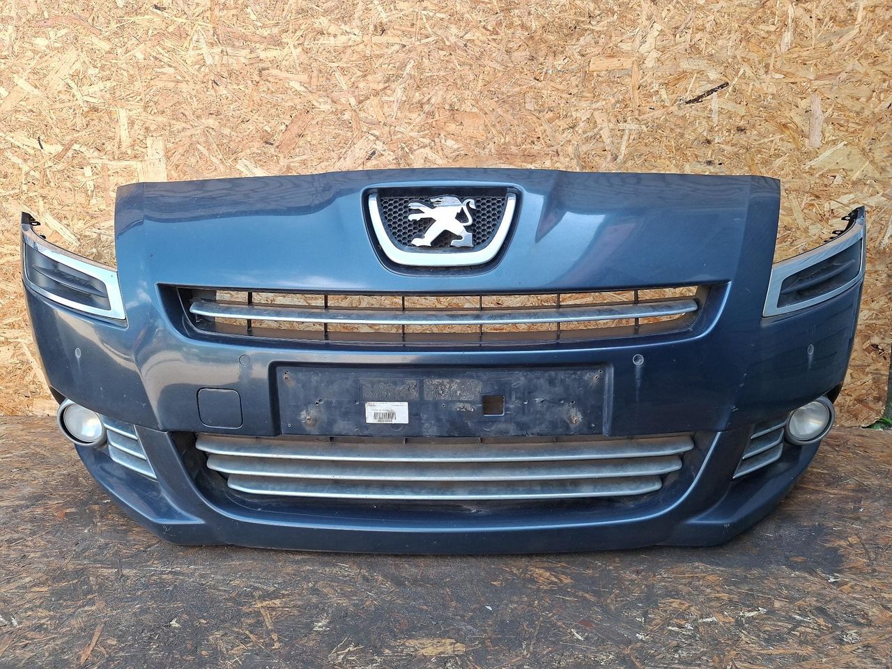 бампер передний Peugeot 5008 1 поколение 2011, 1.6 л., бензин, МКПП, минивэн - фото №1