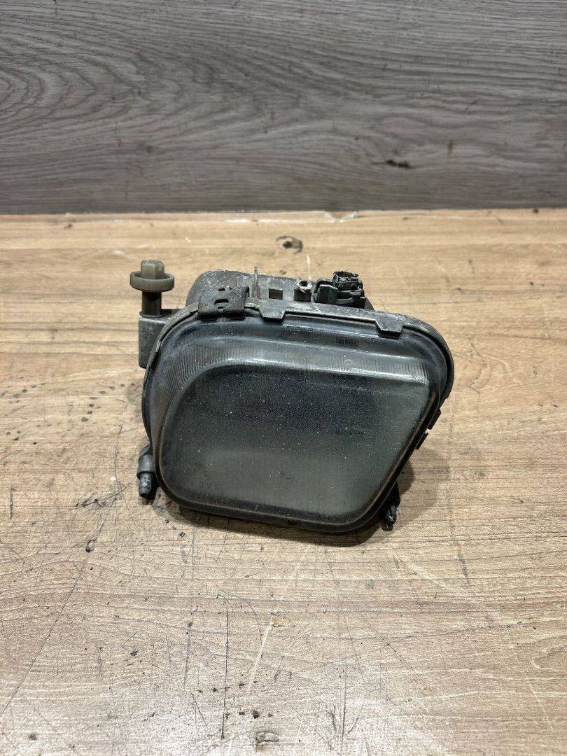 фара противотуманная левая Mercedes-Benz E-Класс W210/S210 1998, 2.2 л.