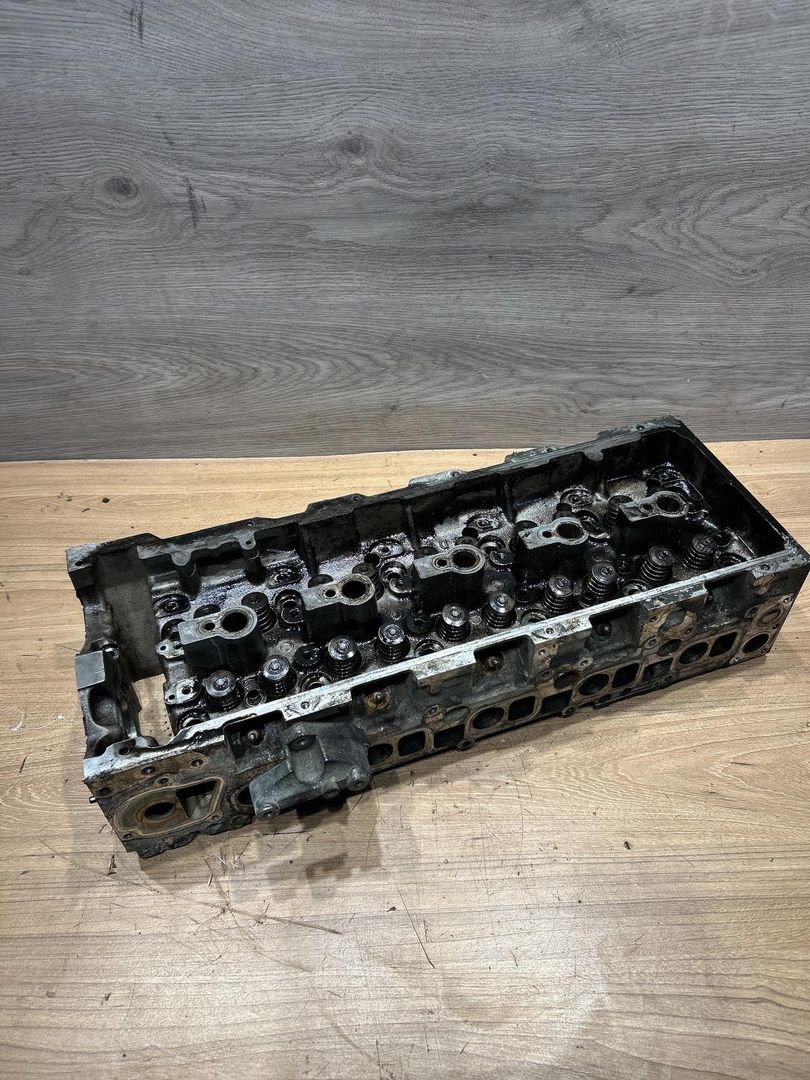 головка блока цилиндров Mercedes-Benz M-Класс W163 2001, 2.7 л., дизель, АКПП, внедорожник 5 дв., задний привод, 6120160701 - фото №1