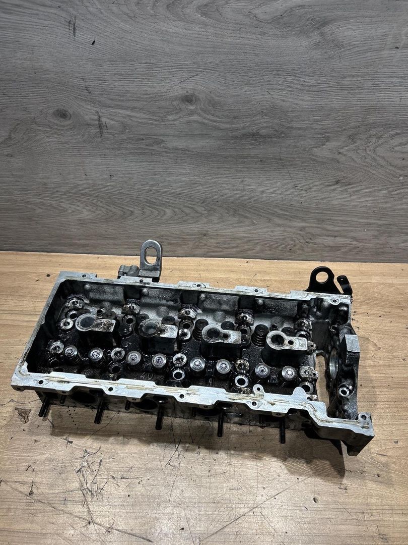 головка блока цилиндров Mercedes-Benz Vito W638 2002, дизель, МКПП, задний привод, 6110160901