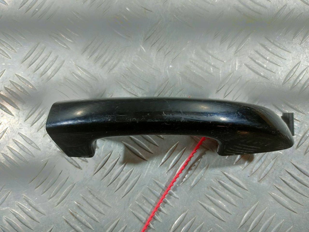 ручка наружная Volkswagen Passat (USA) 1 поколение 2012, 2.5 л., CBTA, бензин, АКПП, седан, 1K8837205F - фото №1