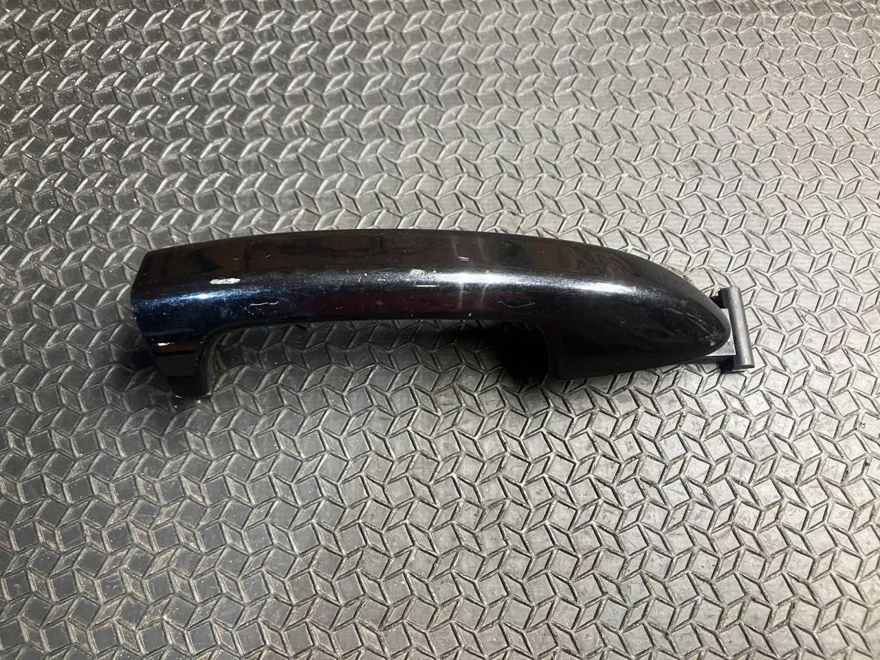 ручка наружная Volkswagen Passat CC 1 поколение 2012, 2.0 л., CCZB, бензин, АКПП, купе, 3C0837205 - фото №1