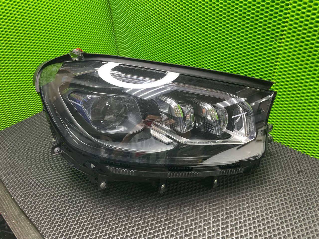 фара правая Mercedes-Benz GLS-Класс X167 2020, 4.0 л., M 176.980, бензин, АКПП, хетчбэк 5 дв., A1679066001 - фото №1