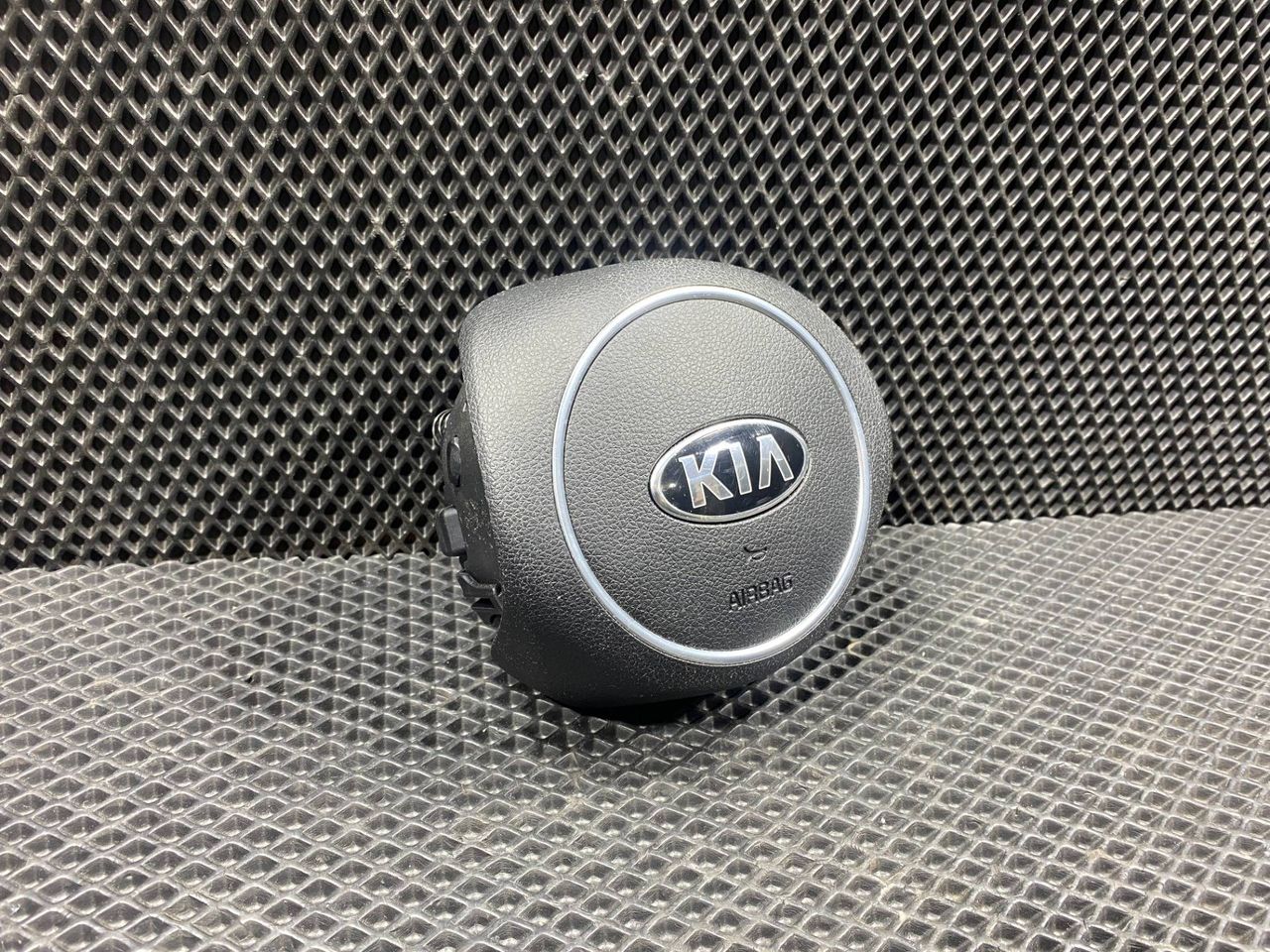 подушка безопасности водителя Kia K5 3 поколение 2020, 1.6 л., G4FP, бензин, АКПП, 80100L3500WK - фото №1