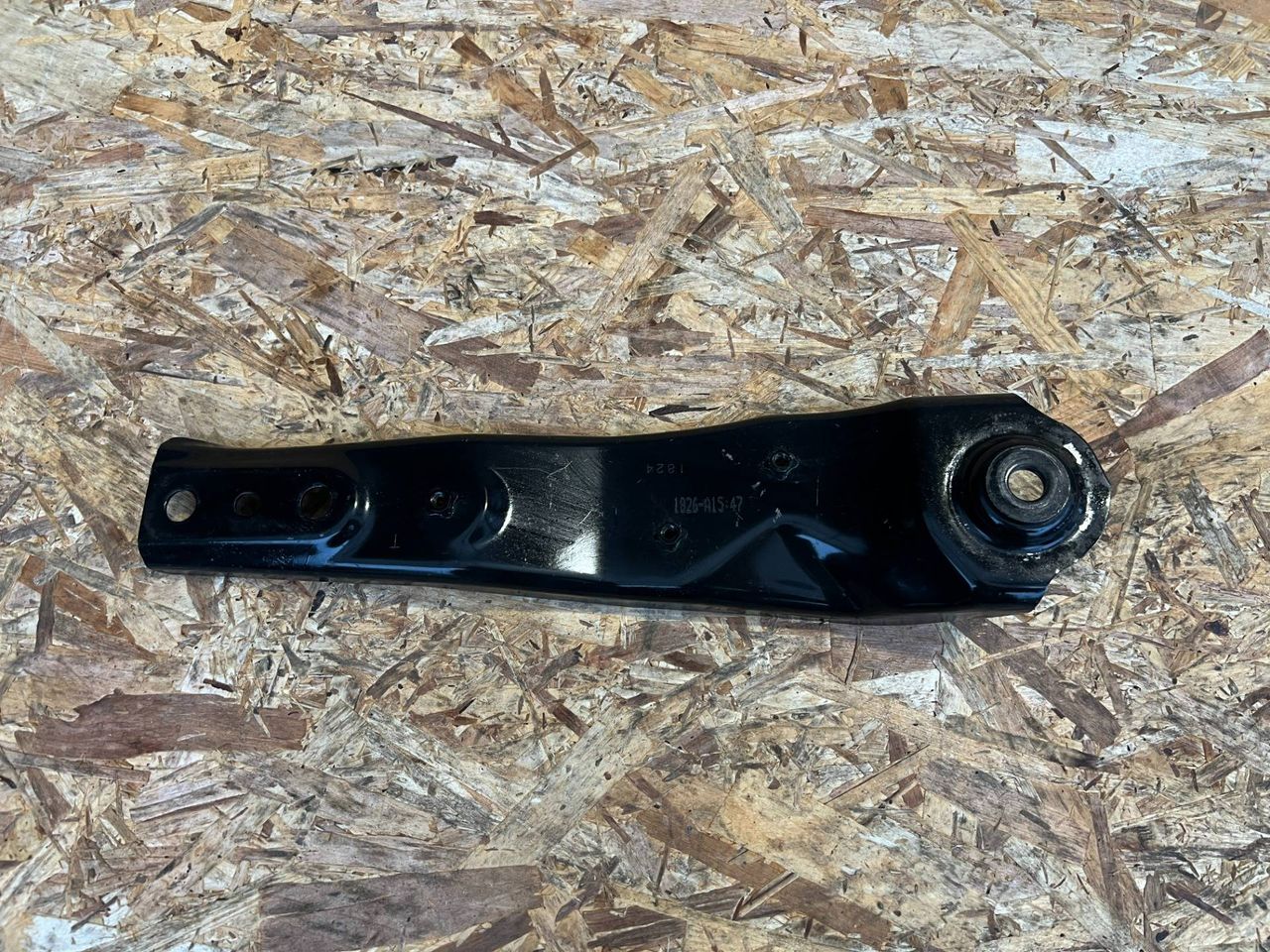 Кронштейн балки Nissan Rogue T33 2022, 1.5 л., KR15, бензин, АКПП, внедорожник 5 дв., 554526RR0A - фото №1