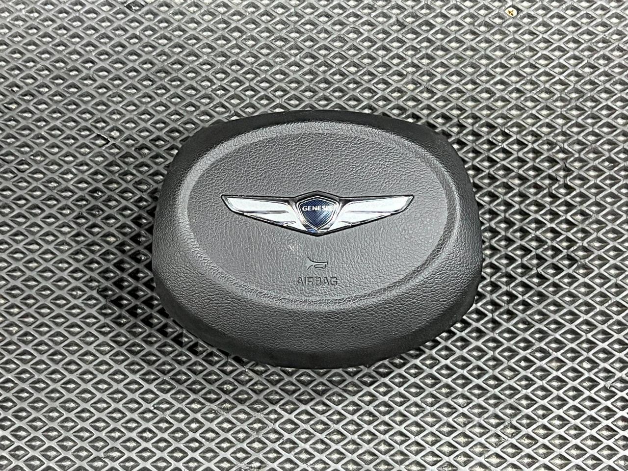 подушка безопасности водителя Genesis G70 1 поколение 2019, 2.0 л., G4KL, бензин, АКПП, седан, 80100-G9200 - фото №1