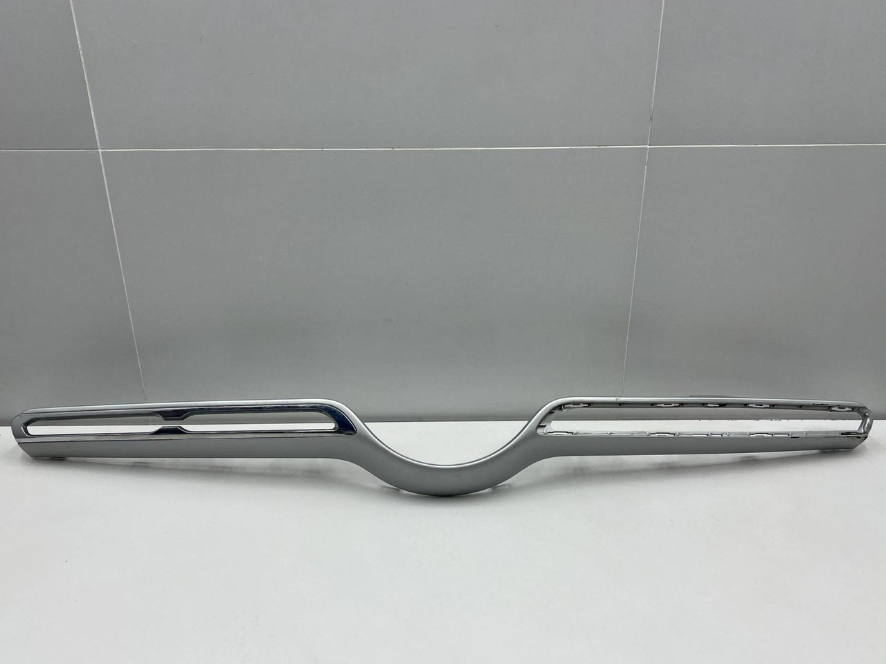 молдинг переднего бампера Mercedes-Benz GLE V167 2022, 2.0 л., M264 E20 DEH LA, бензин, АКПП, внедорожник 5 дв., A1678882400 - фото №1