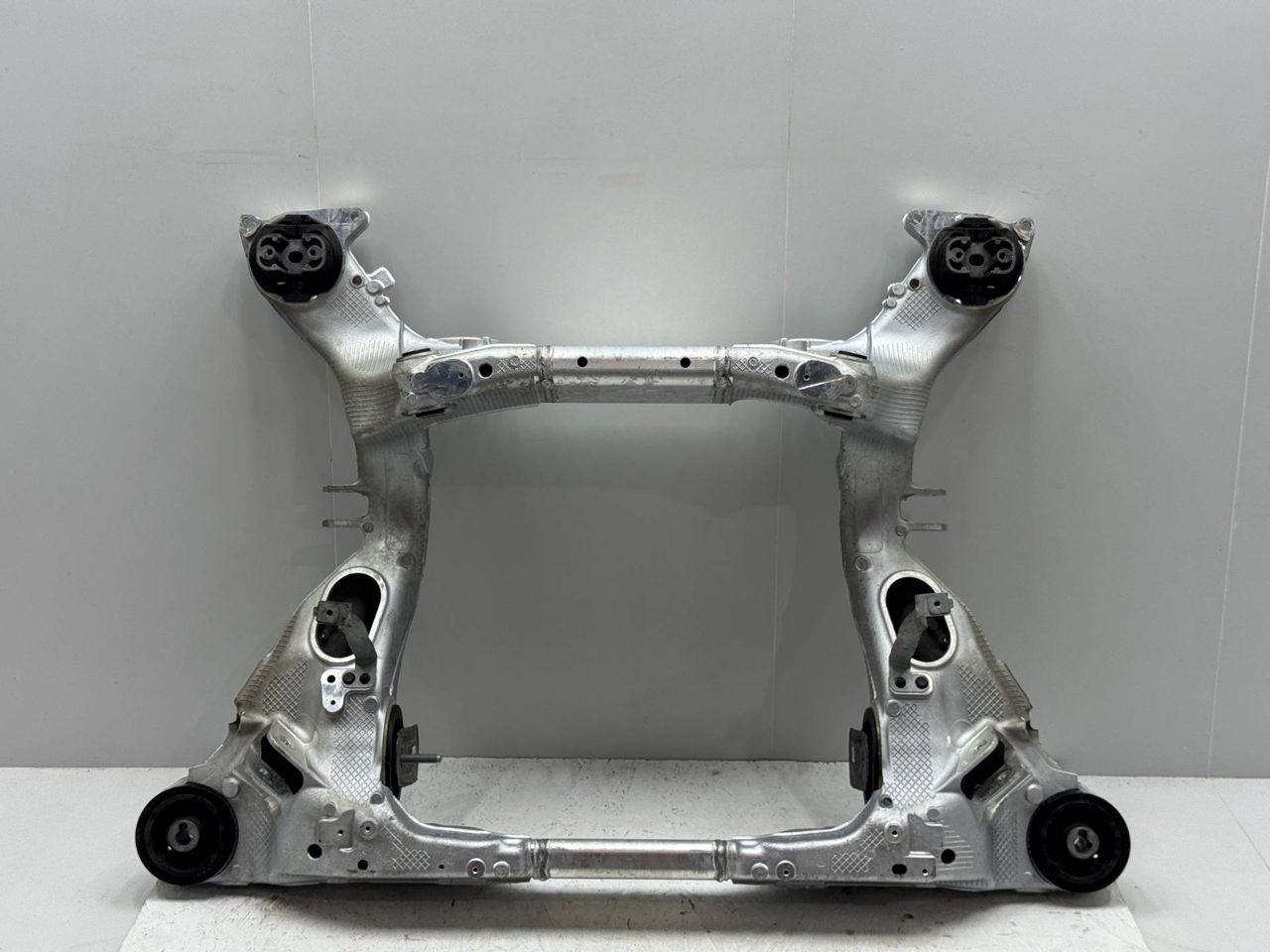 балка подвески задняя Mercedes-Benz EQS V297 2021, электро, АКПП, седан, A2973500900, A2973500901 - фото №1