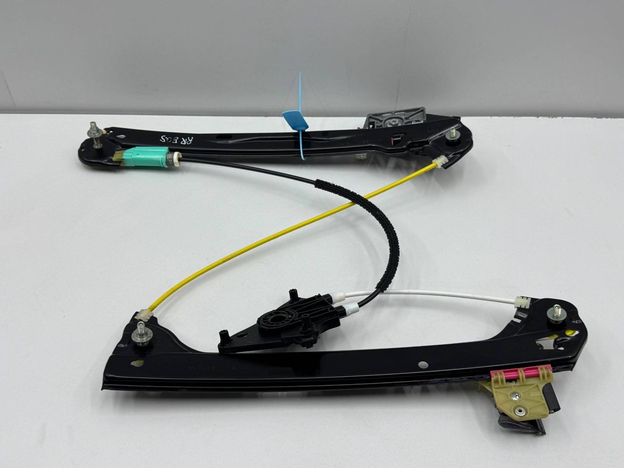 стеклоподъемник задний правый Mercedes-Benz EQS V297 2021, электро, АКПП, седан, A2977302103 - фото №1