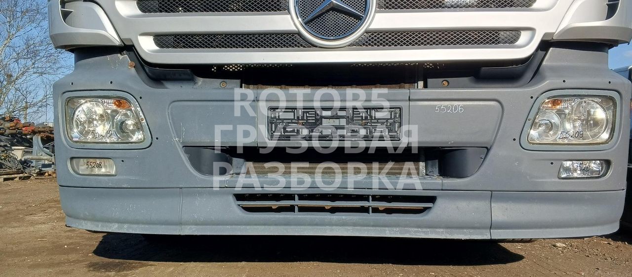 бампер передний Mercedes-Benz Actros 2 поколение (MP2) 2007, 11.9 л., OM 541.974, дизель, АКПП, серебристый - фото №1