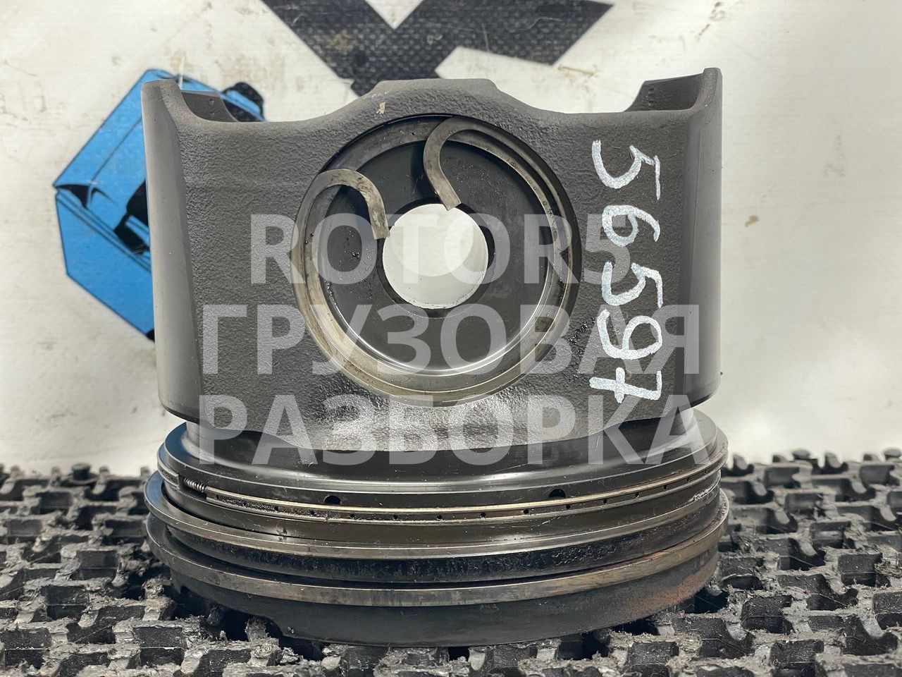 поршень Mercedes-Benz Actros 4 поколение (MP4) 2014, 12.8 л., OM 471.900, дизель, АКПП, A4710371701 - фото №1