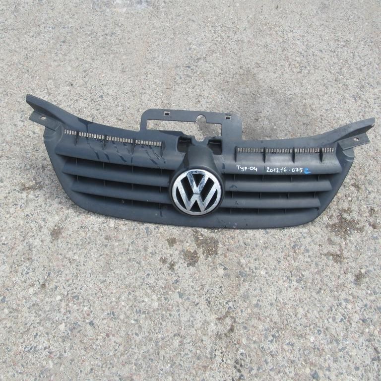 решетка радиатора Volkswagen Touran 1 поколение 2004, 1.6 л., бензин, АКПП, минивэн